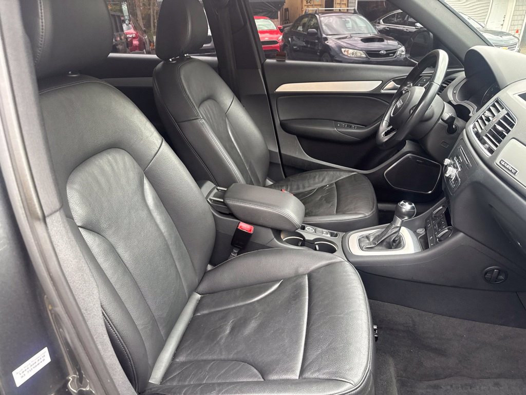 Used 2018 Audi Q3 2.0T Premium Plus w/ Premium Plus Package AWD/4WD image 38