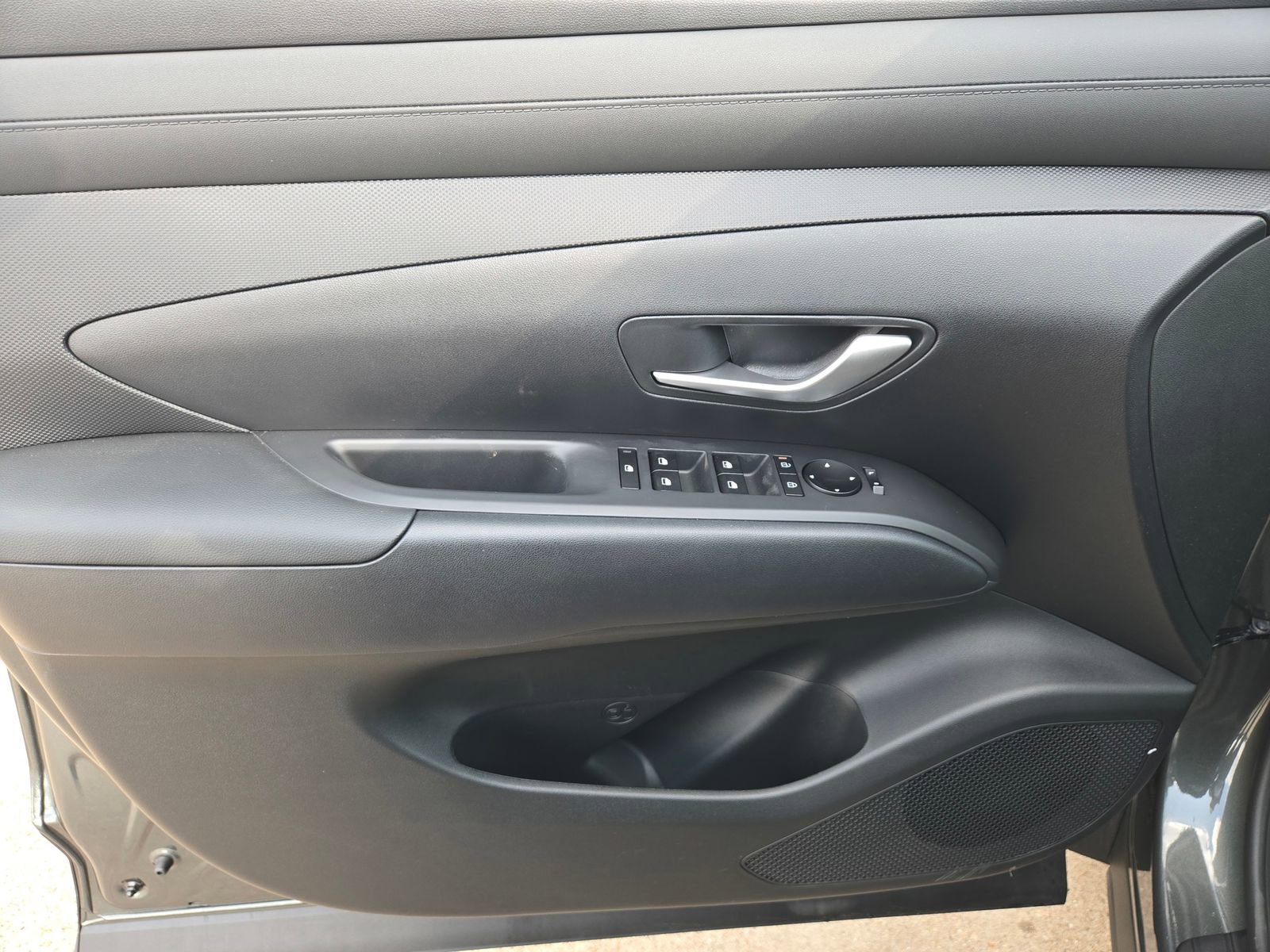 New 2026 Hyundai Tucson Blue SE image 18