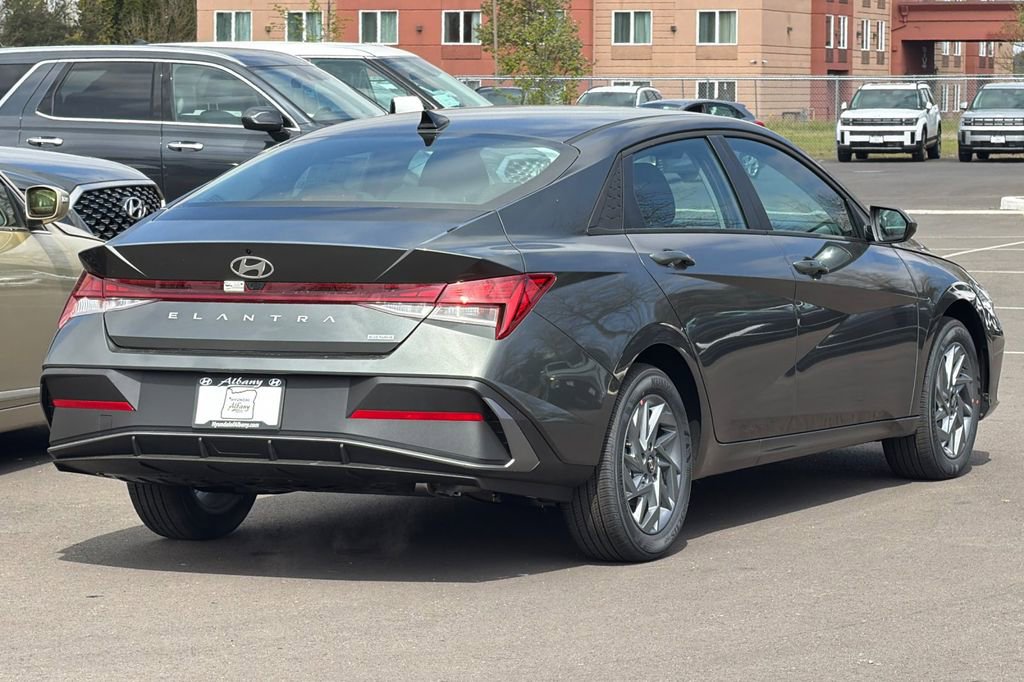 New 2026 Hyundai Elantra Blue image 5