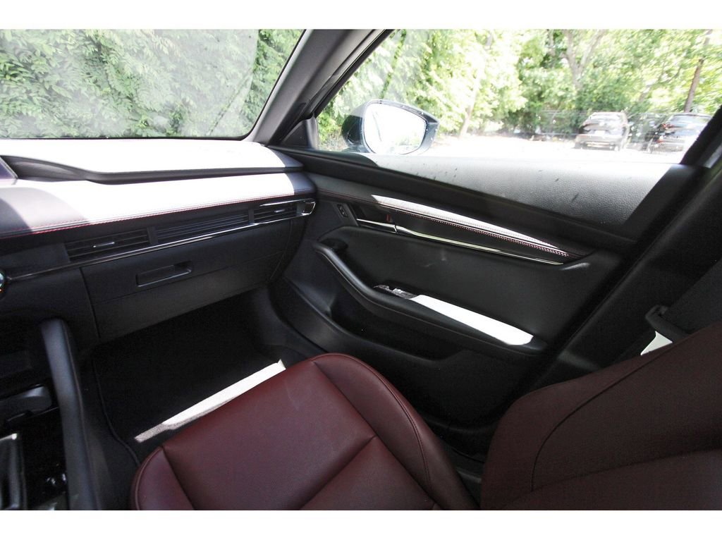 Used 2025 MAZDA MAZDA3 Carbon AWD/4WD image 9