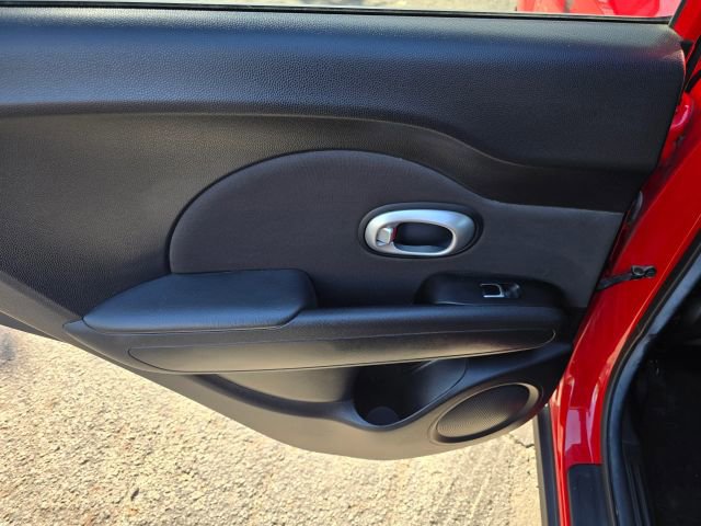 Used 2018 Kia Soul + image 11