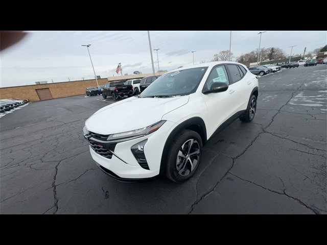 Certified 2024 Chevrolet Trax RS w/ Driver Confidence Package image 4