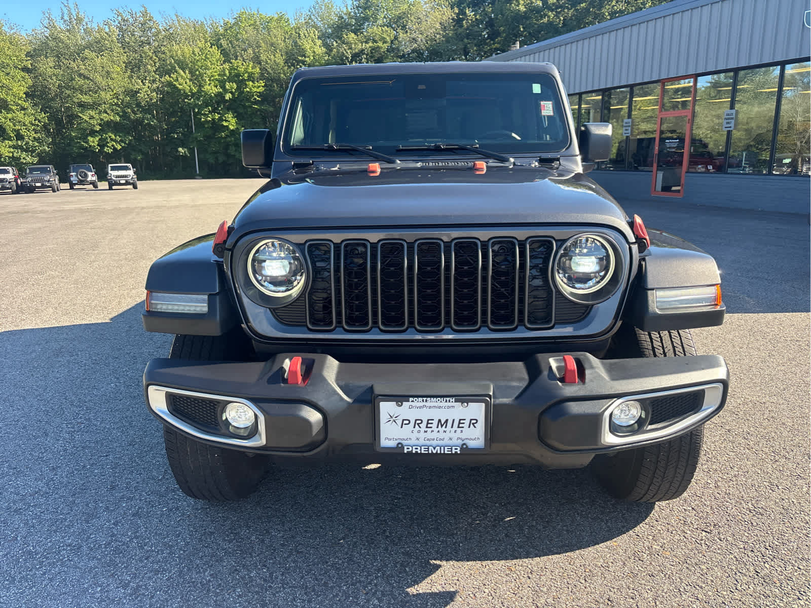 Used 2024 Jeep Gladiator Sport AWD/4WD image 3