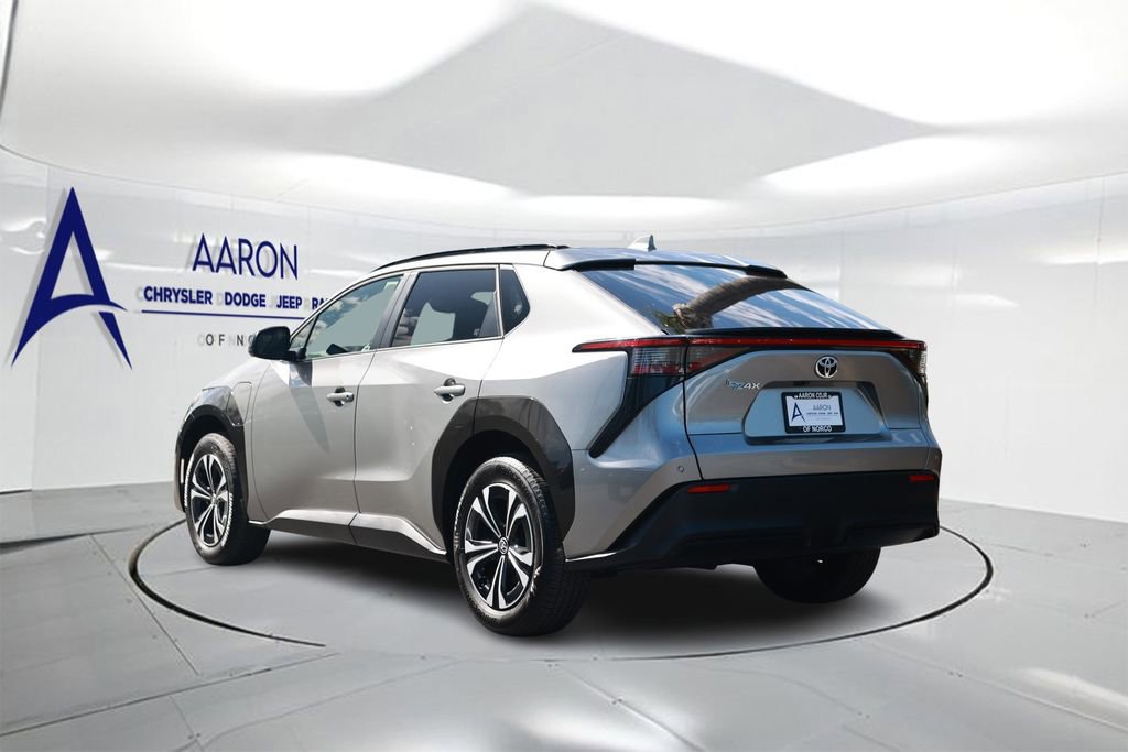 Used 2023 Toyota bZ4X XLE w/ Weather Package FWD image 2