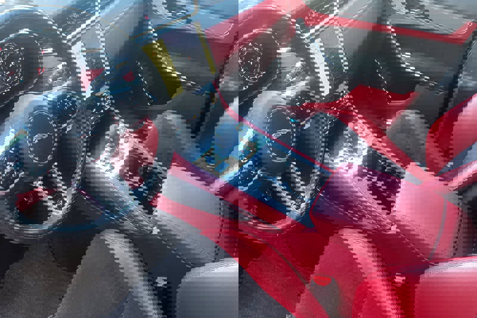 Used 2021 Jaguar F-PACE SVR image 11