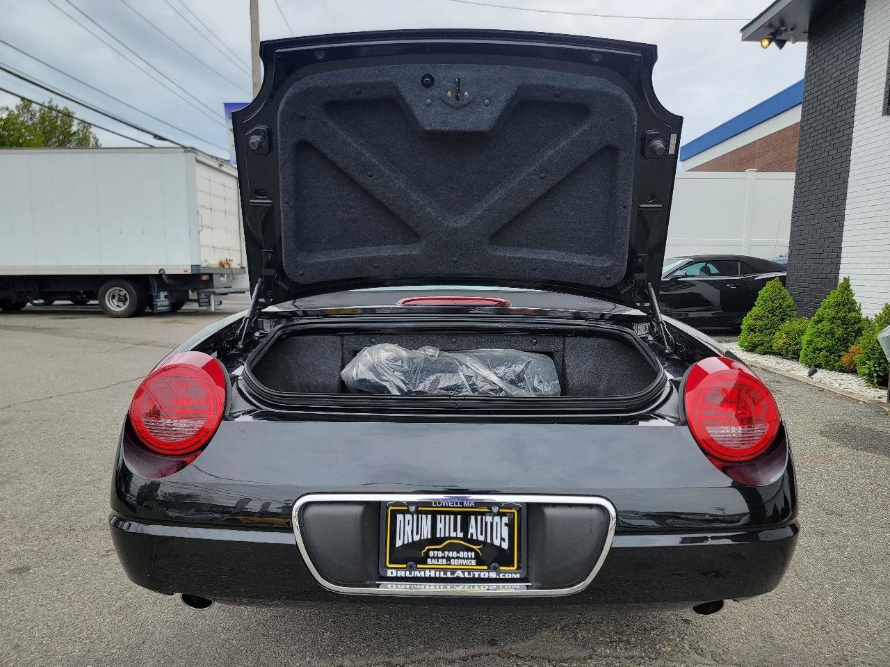 Used 2004 Ford Thunderbird RWD image 21
