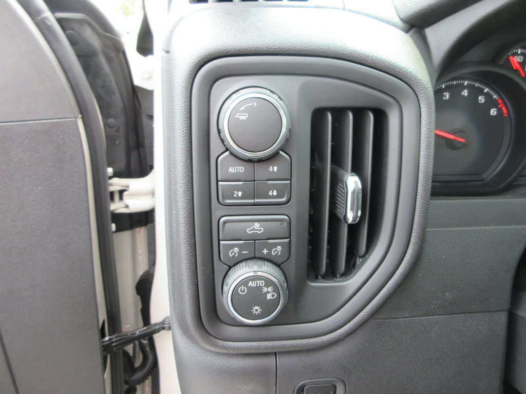 New 2026 Chevrolet Silverado 1500 Custom Trail Boss w/ LPO, Dark Essentials Package AWD/4WD image 25