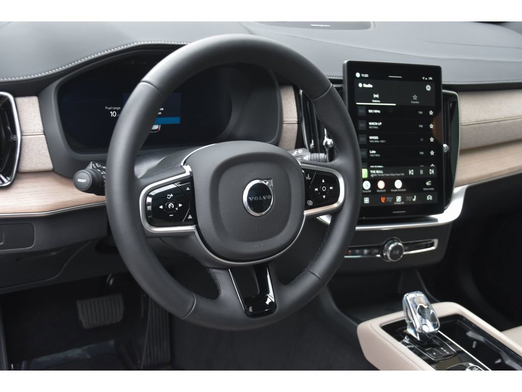 Certified 2025 Volvo XC90 B6 Ultra image 13