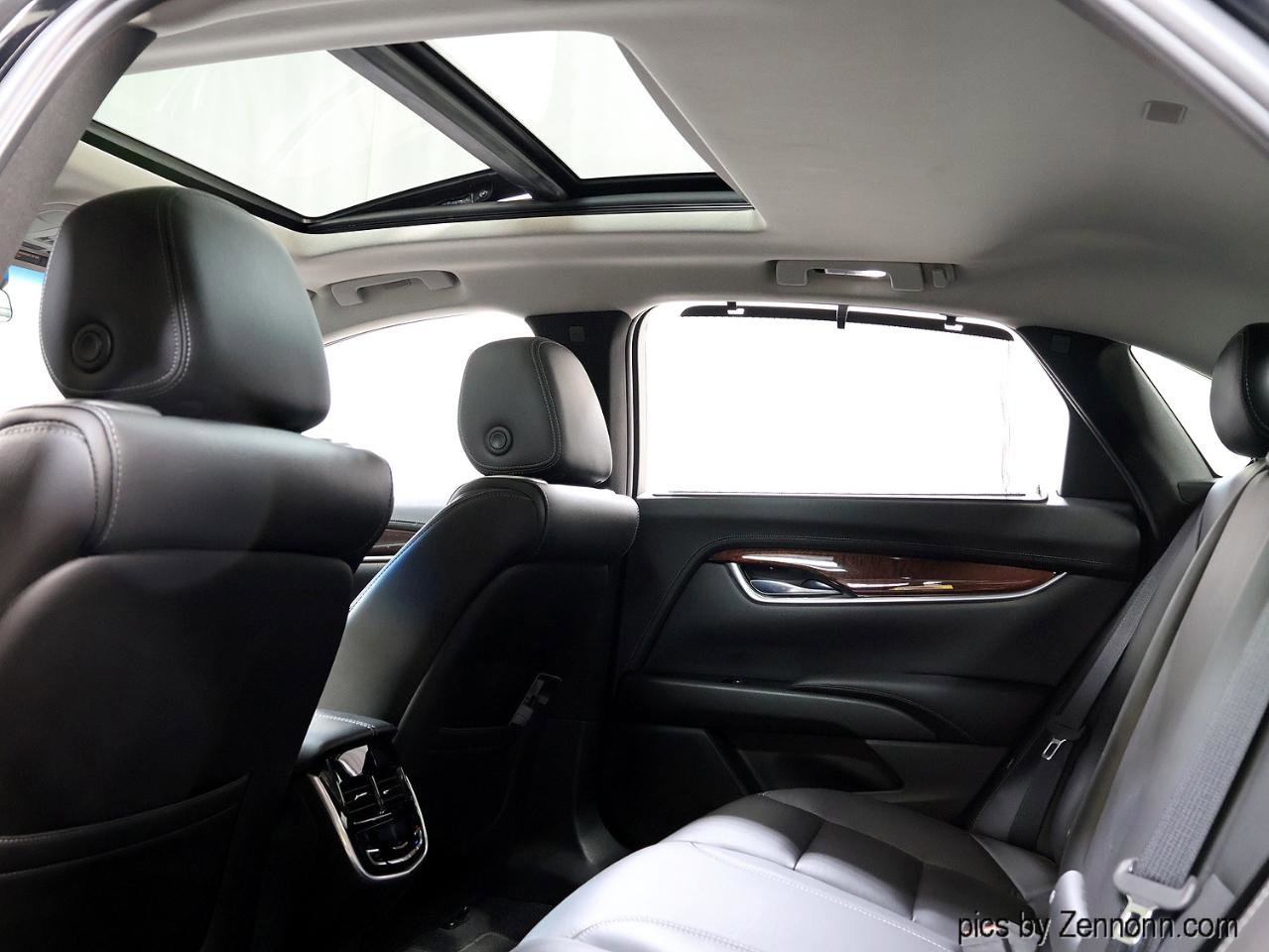 Used 2015 Cadillac XTS Premium image 22