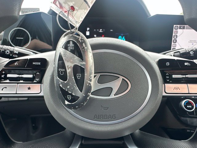 Used 2024 Hyundai Elantra SEL FWD image 33