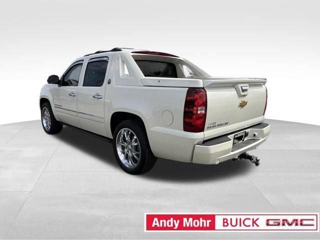 Used 2013 Chevrolet Avalanche LTZ RWD image 8