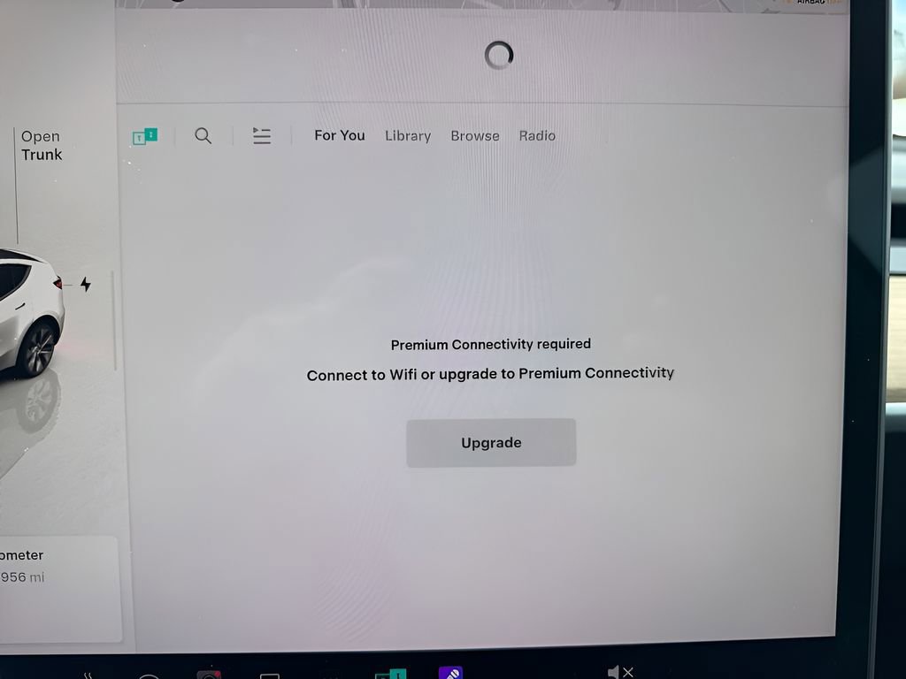 Used 2022 Tesla Model Y Long Range image 19