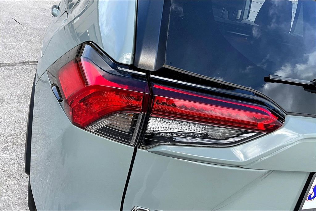 Used 2021 Toyota RAV4 XLE image 23