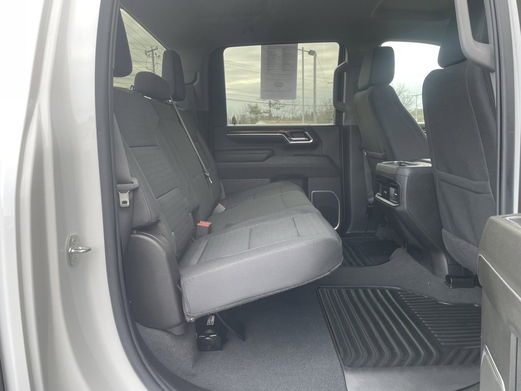 Used 2024 Chevrolet Silverado 2500 LT w/ Convenience Package image 28