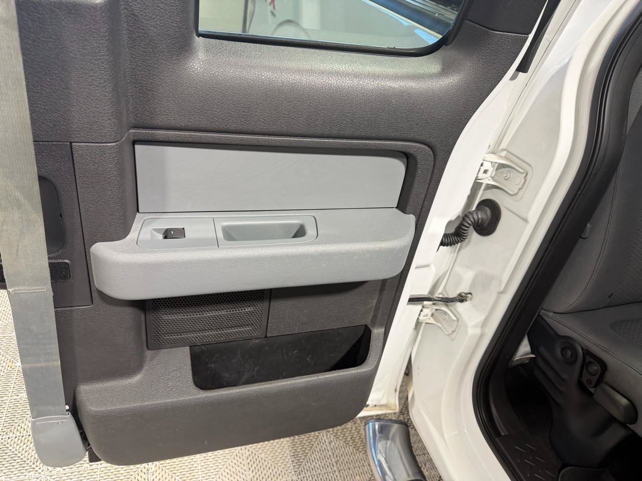 Used 2013 Ford F150 STX w/ Mid Equipment Group AWD/4WD image 14