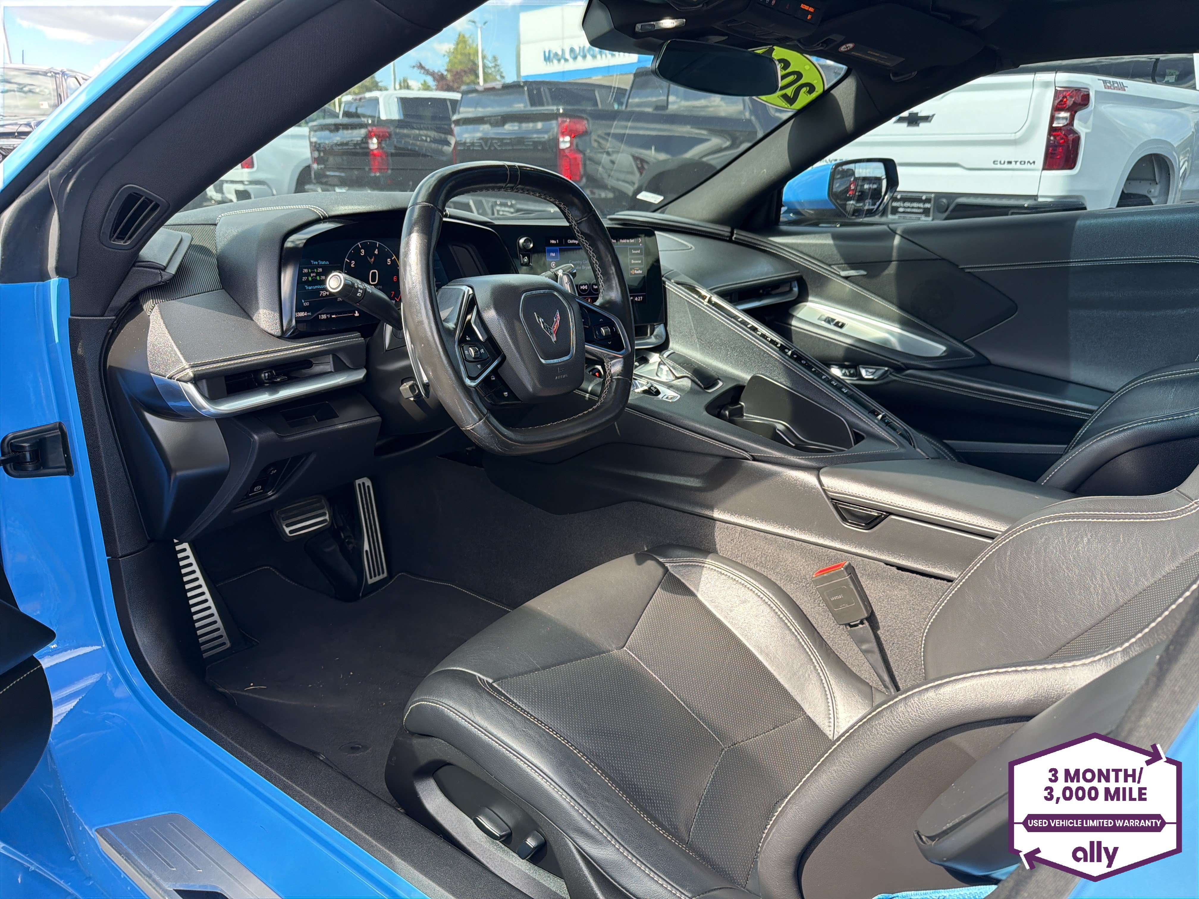 Used 2021 Chevrolet Corvette Stingray Coupe w/ Z51 Performance Package RWD image 9