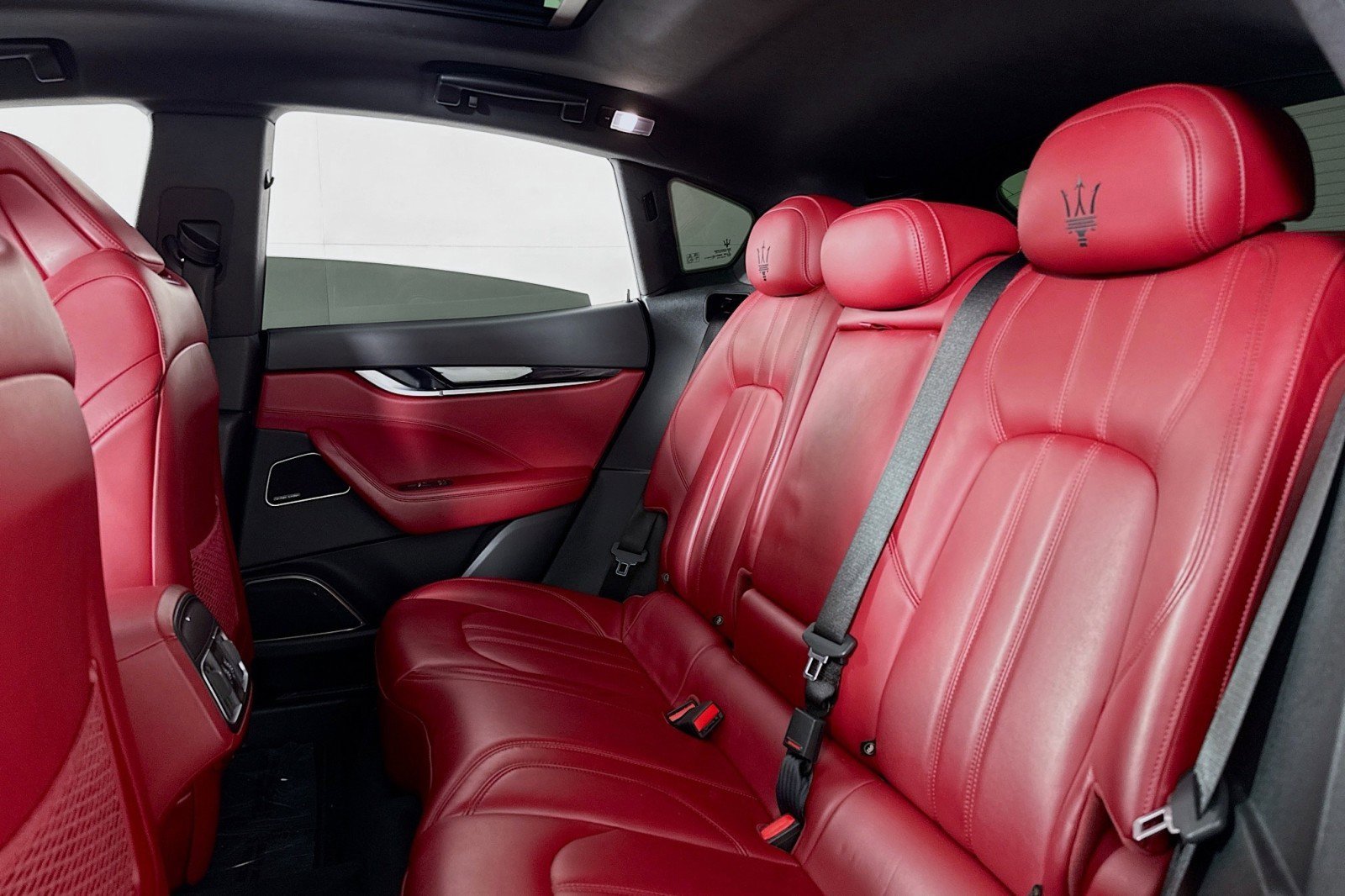 Used 2018 Maserati Levante GranSport image 7