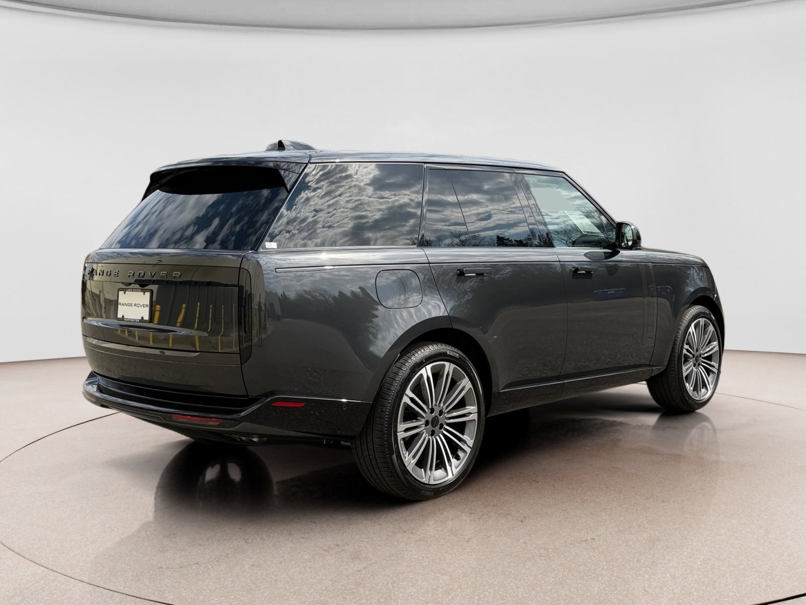 New 2025 Land Rover Range Rover SE image 5