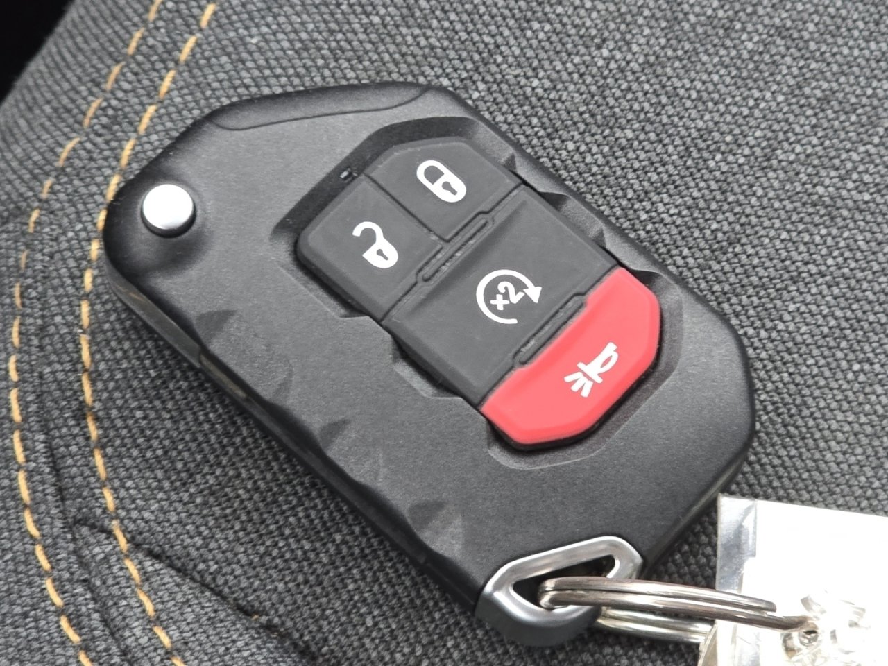 Used 2024 Jeep Gladiator Sport image 33