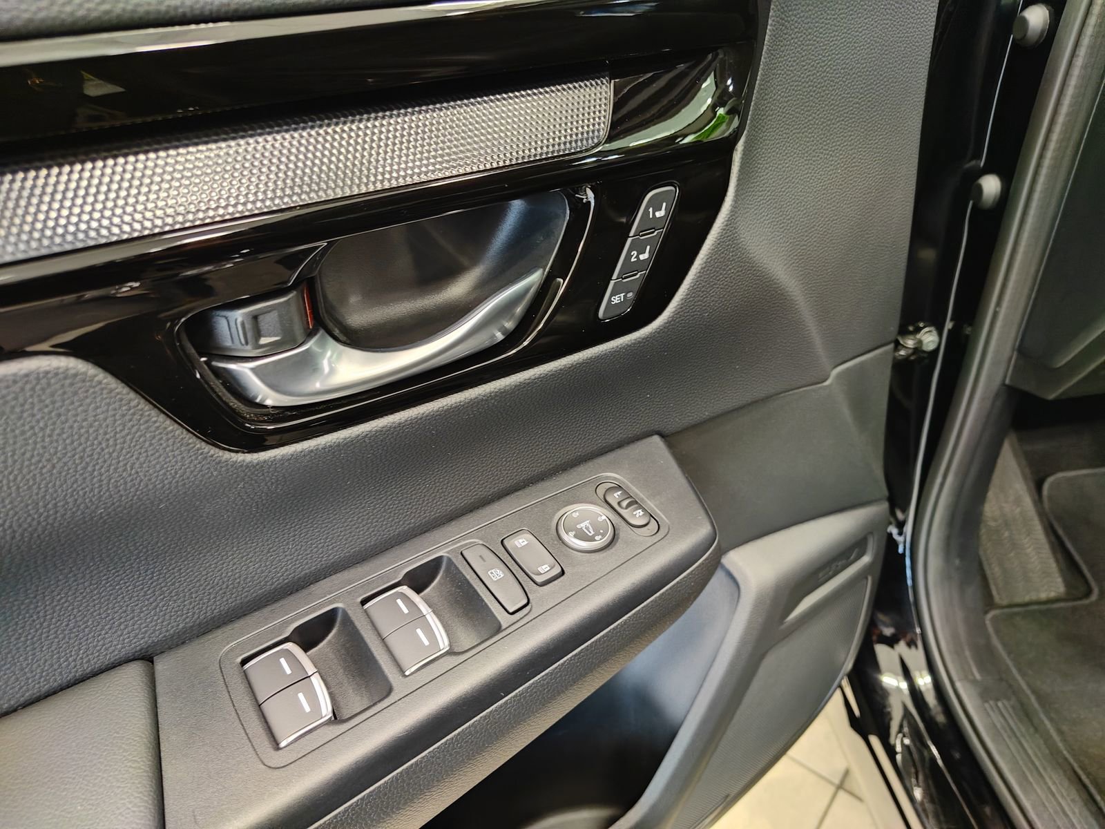 Used 2024 Honda CR-V EX-L image 10