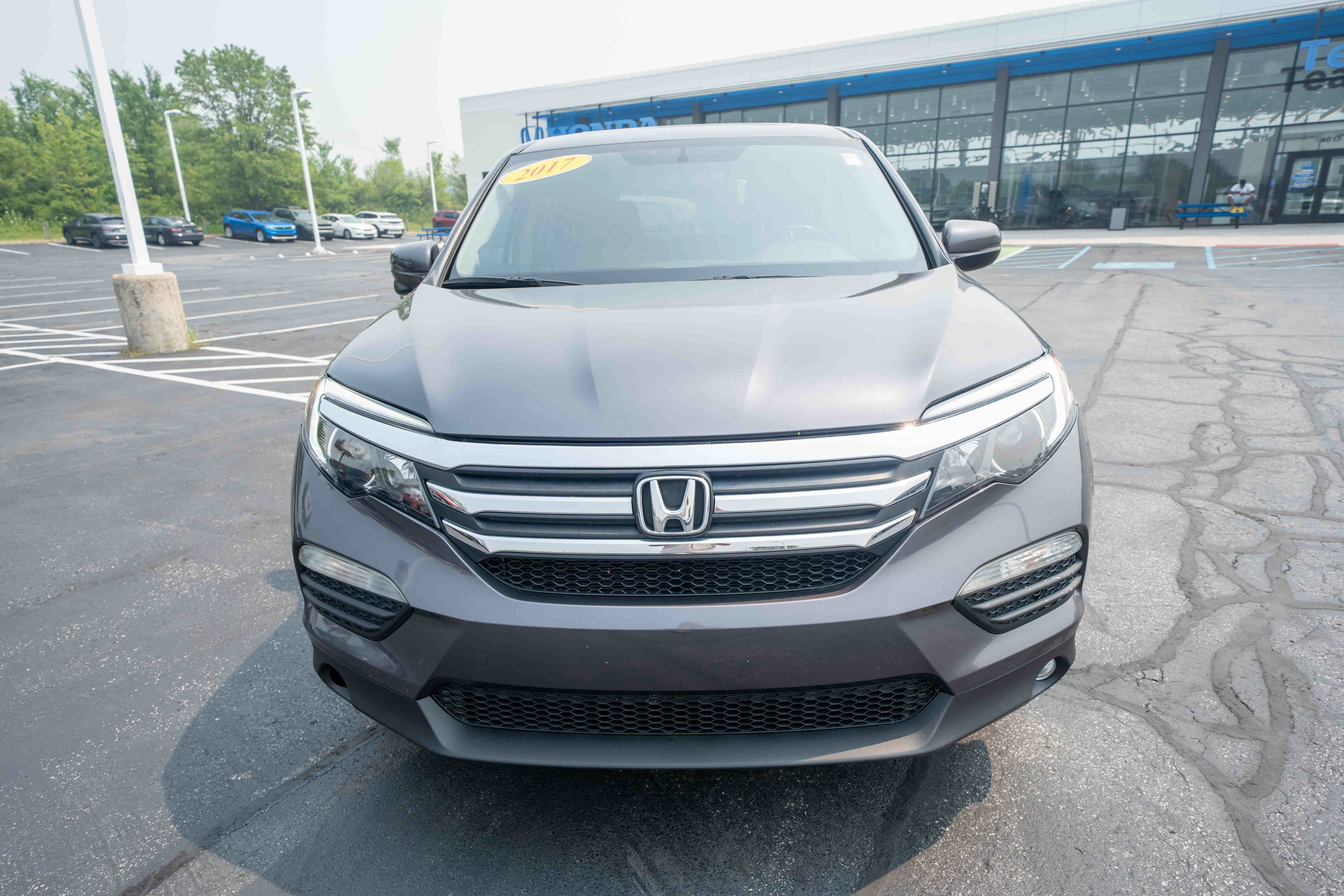 Used 2017 Honda Pilot EX-L image 2