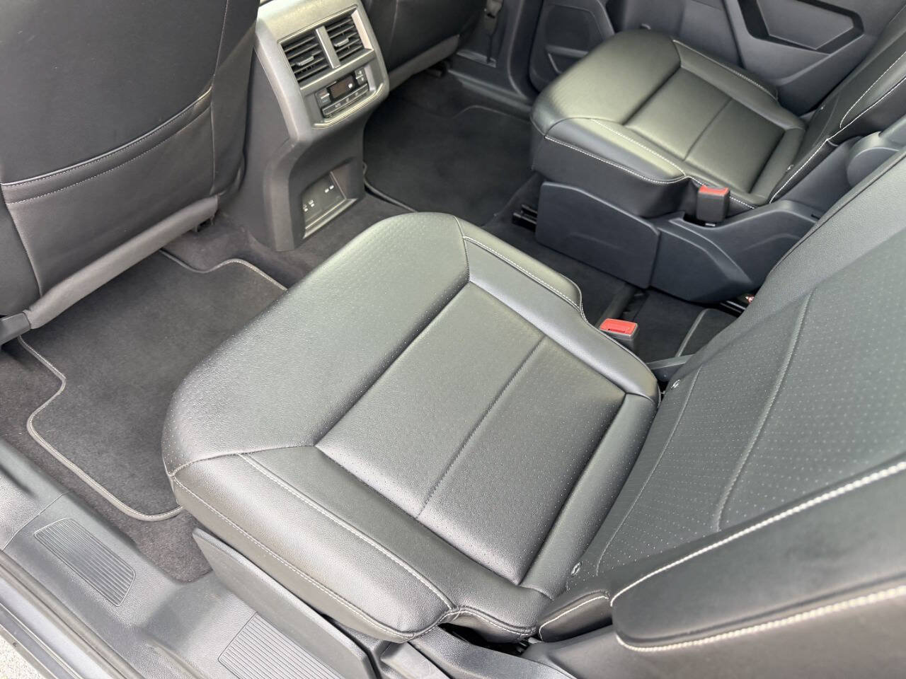 Used 2021 Volkswagen Atlas SE w/ Panoramic Sunroof Package AWD/4WD image 23