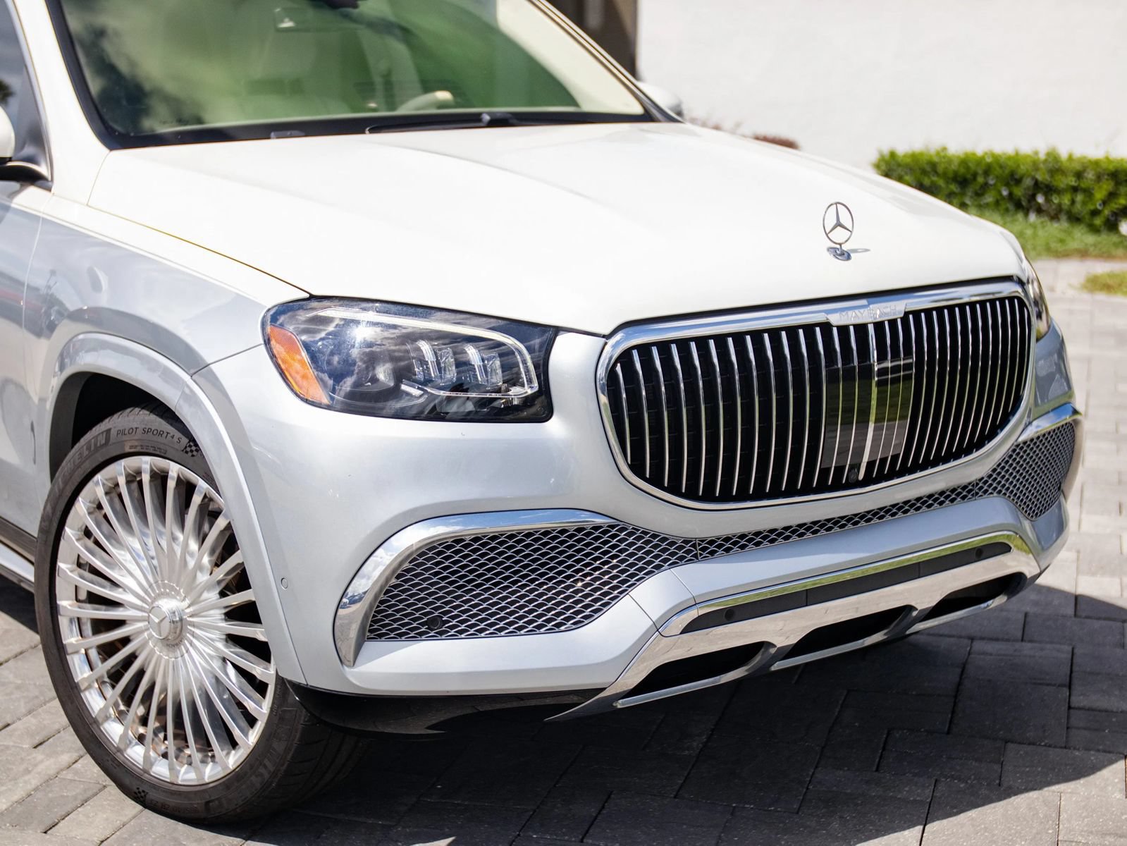 Used 2022 Mercedes-Benz Maybach GLS 600 4MATIC image 3