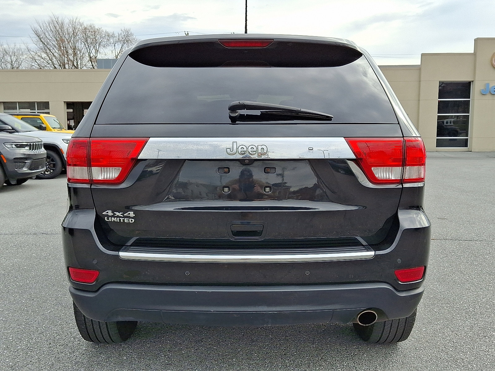 Used 2012 Jeep Grand Cherokee Limited AWD/4WD image 6