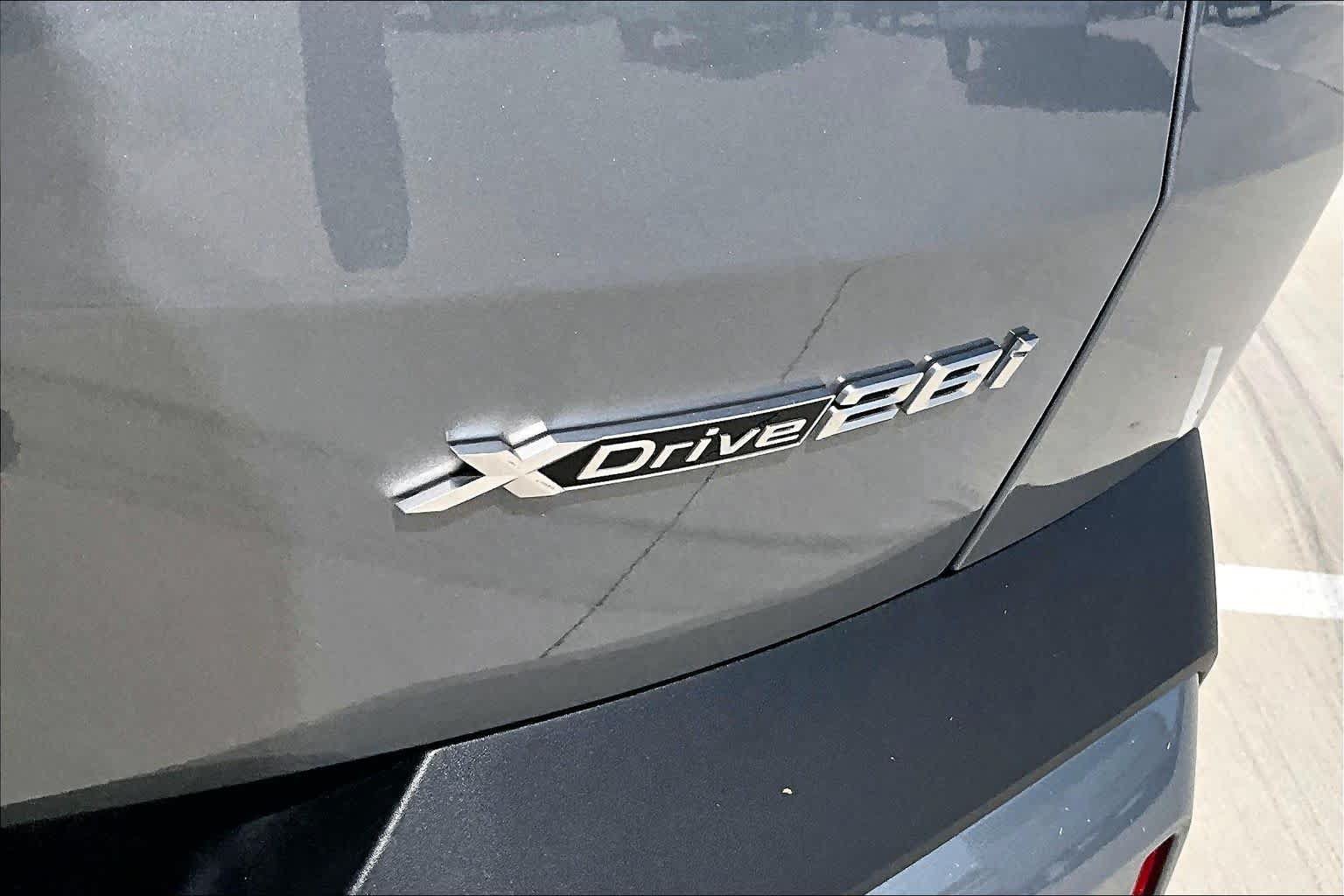 Used 2026 BMW X2 xDrive28i AWD/4WD image 9