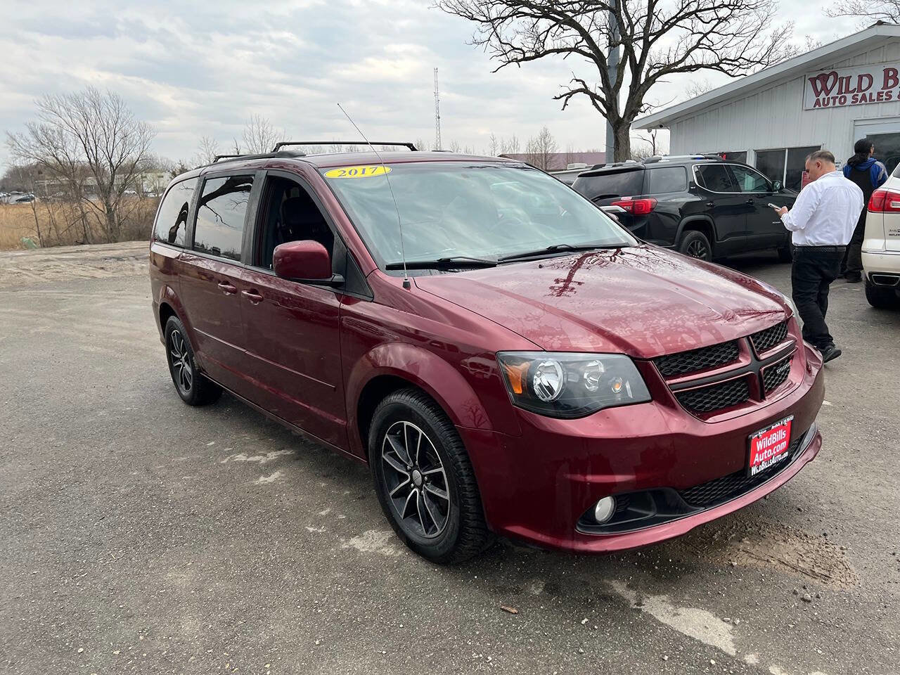 Used 2017 Dodge Grand Caravan GT image 3
