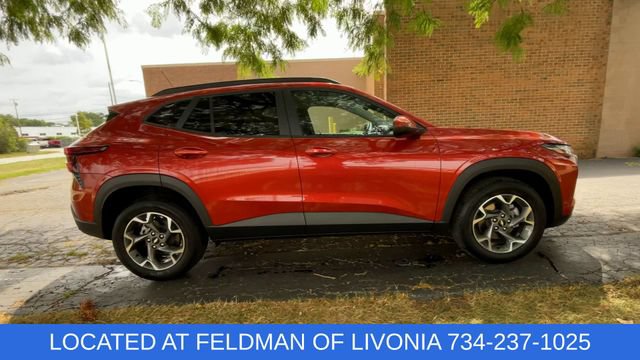 Certified 2024 Chevrolet Trax LT w/ Driver Confidence Package FWD image 9