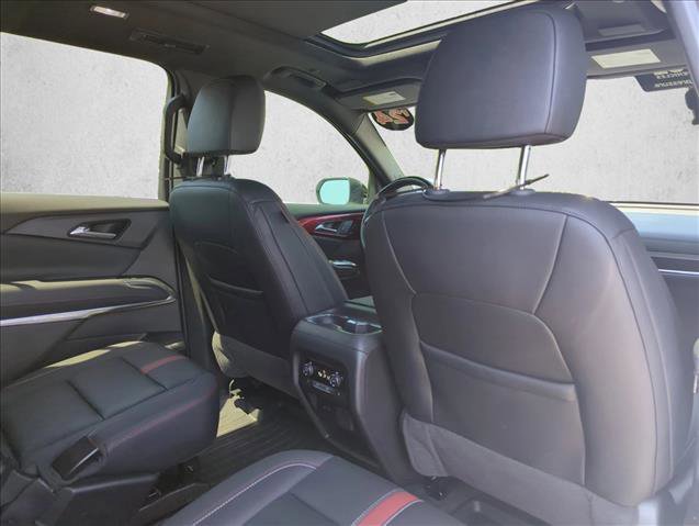 Used 2024 Chevrolet Traverse RS FWD image 25