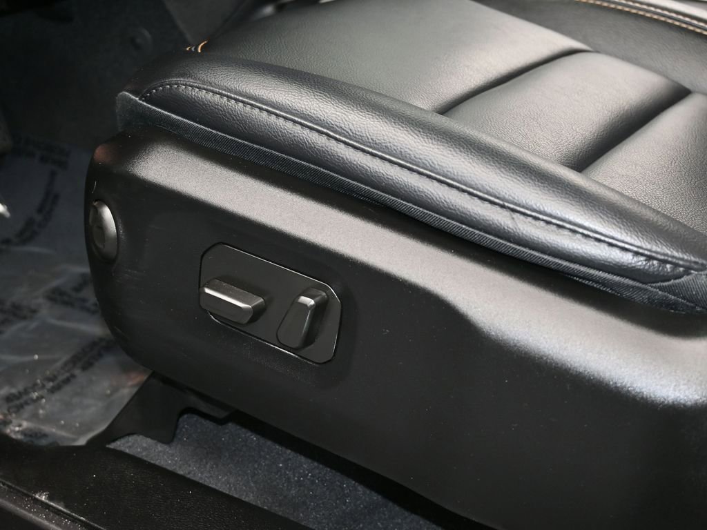 Used 2024 Jeep Gladiator Sport w/ Premium Package image 12