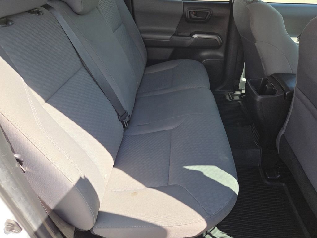 Used 2022 Toyota Tacoma SR5 w/ Technology Package image 6