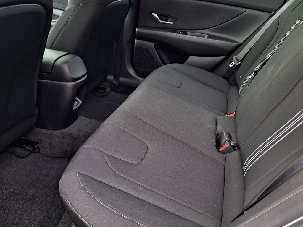 Used 2024 Hyundai Elantra SEL image 12