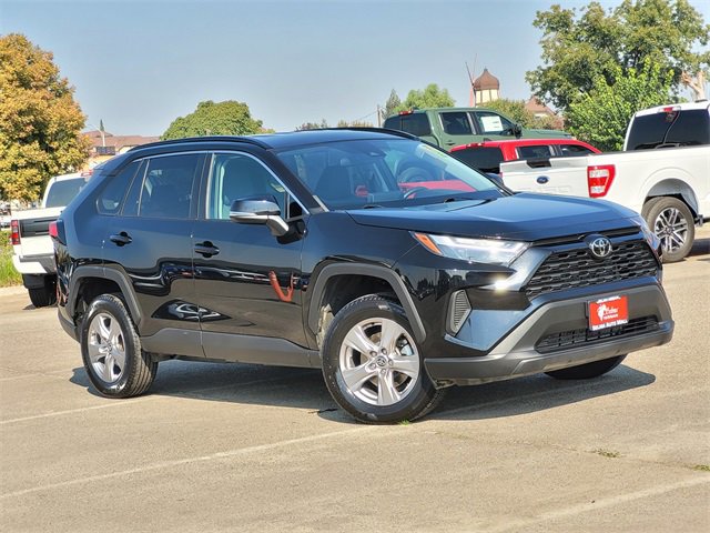 Used 2023 Toyota RAV4 XLE image 2