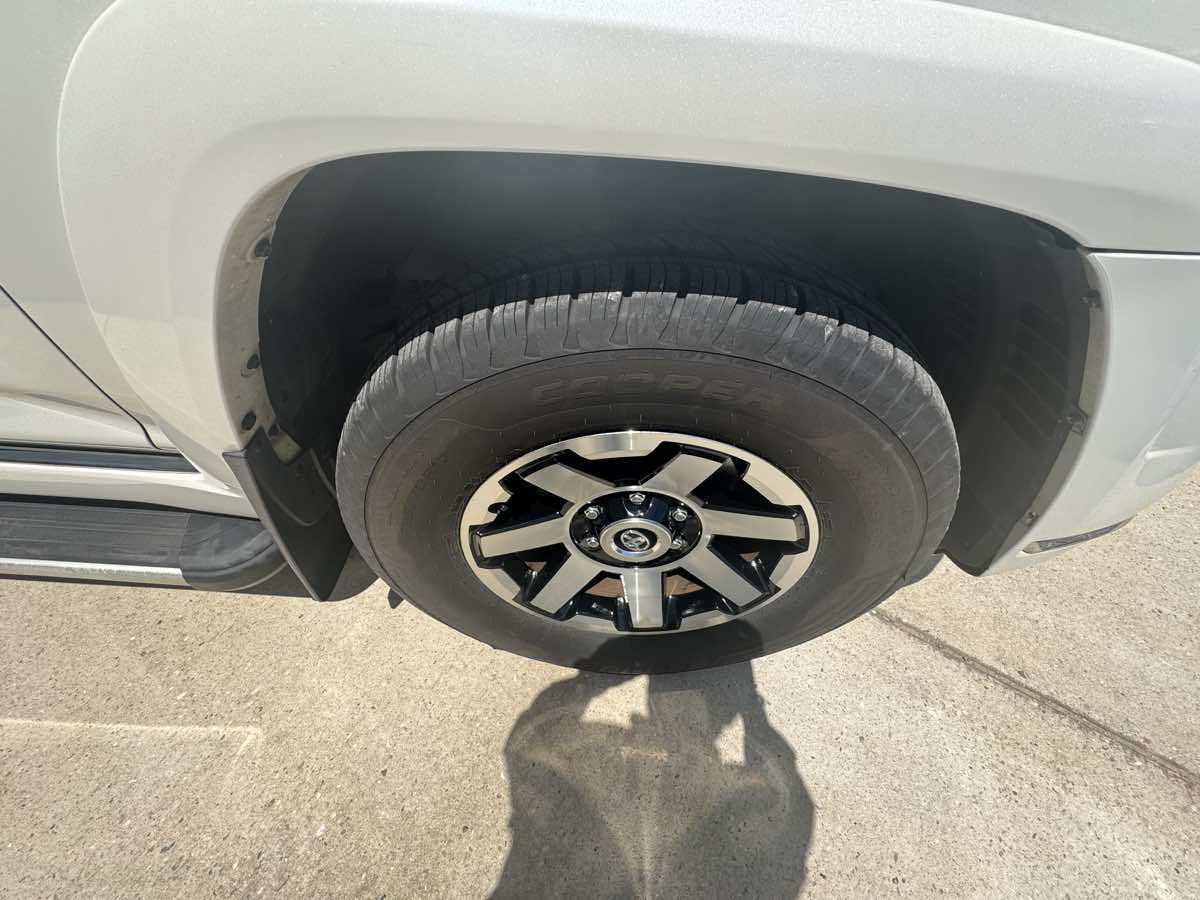 Used 2018 Toyota 4Runner SR5 AWD/4WD image 29