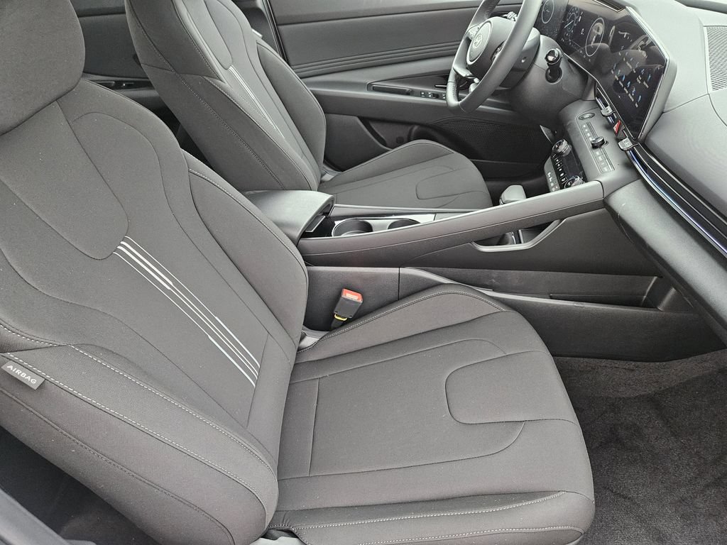 New 2026 Hyundai Elantra SEL FWD image 15
