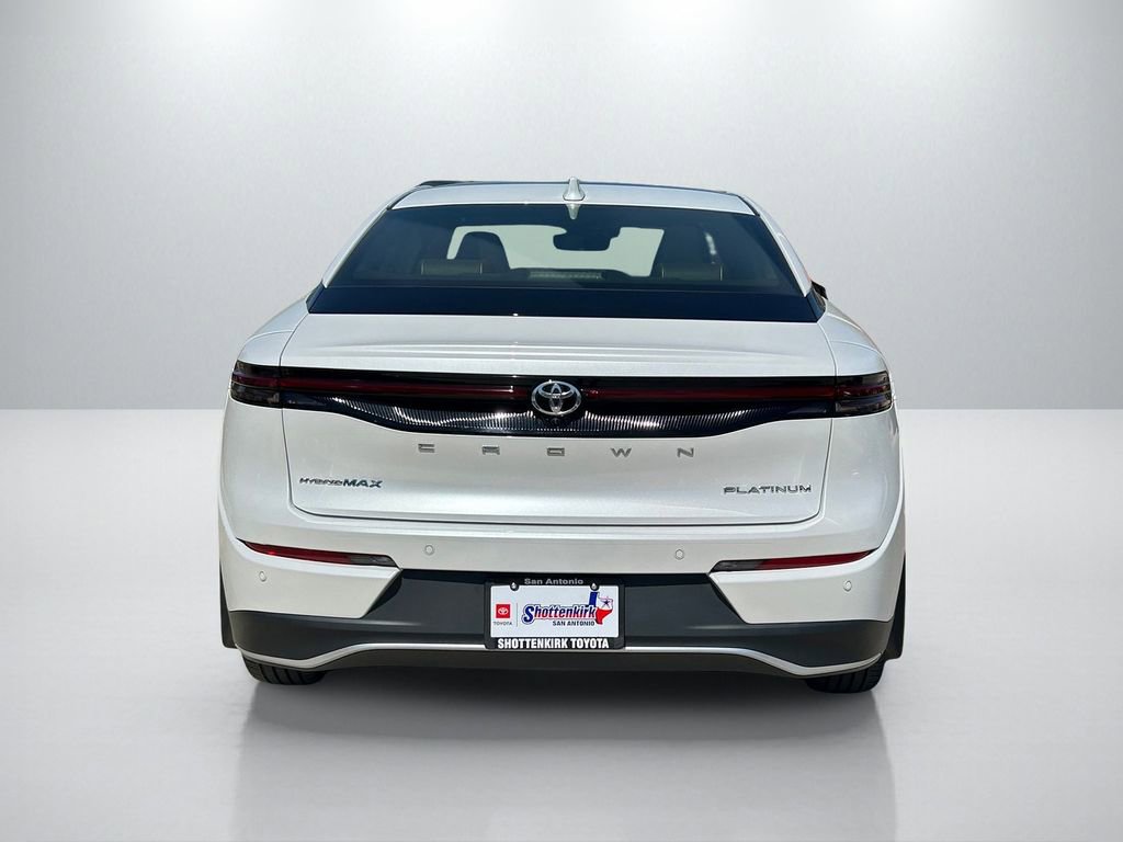 Used 2023 Toyota Crown Platinum image 6