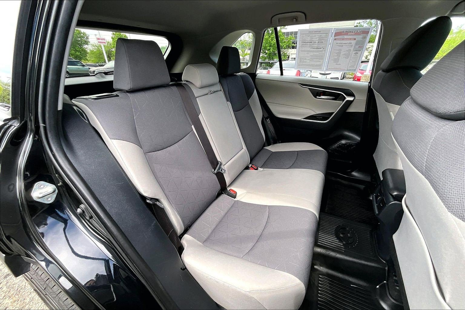 Used 2025 Toyota RAV4 XLE AWD/4WD image 25