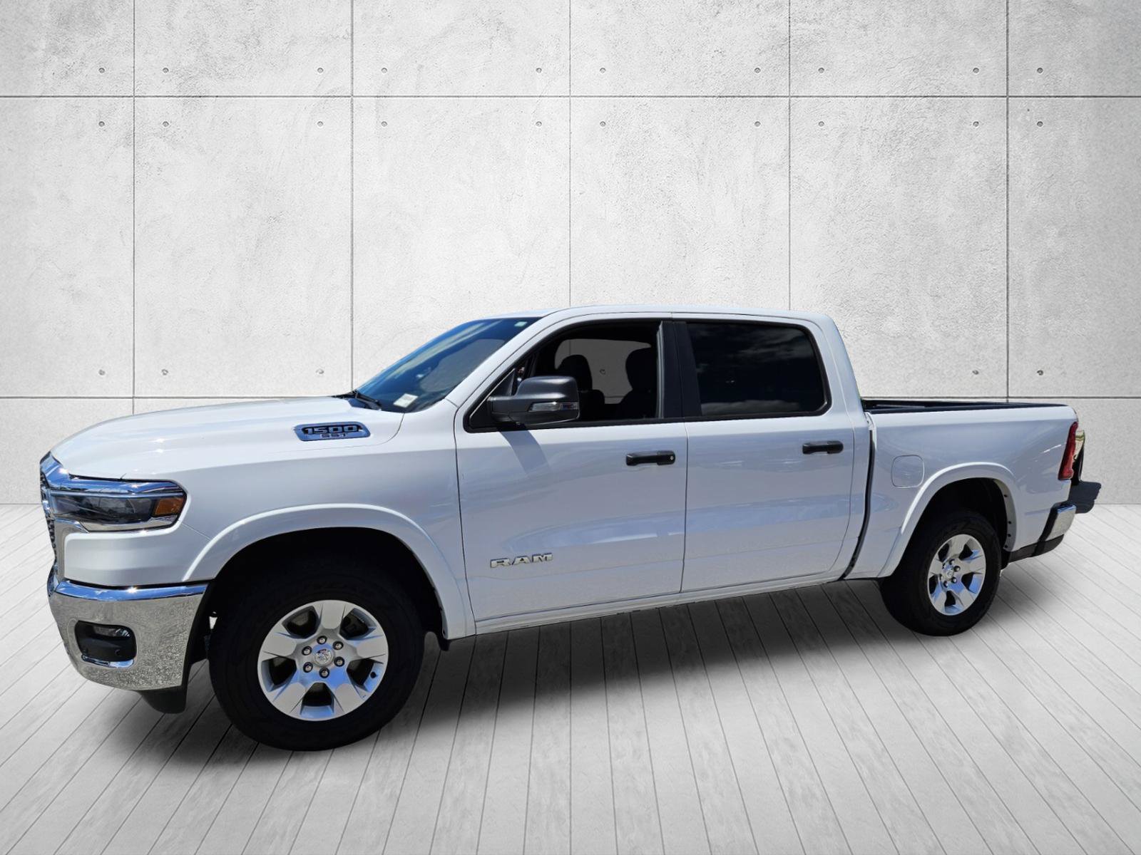 Used 2025 RAM 1500 Big Horn AWD/4WD image 3