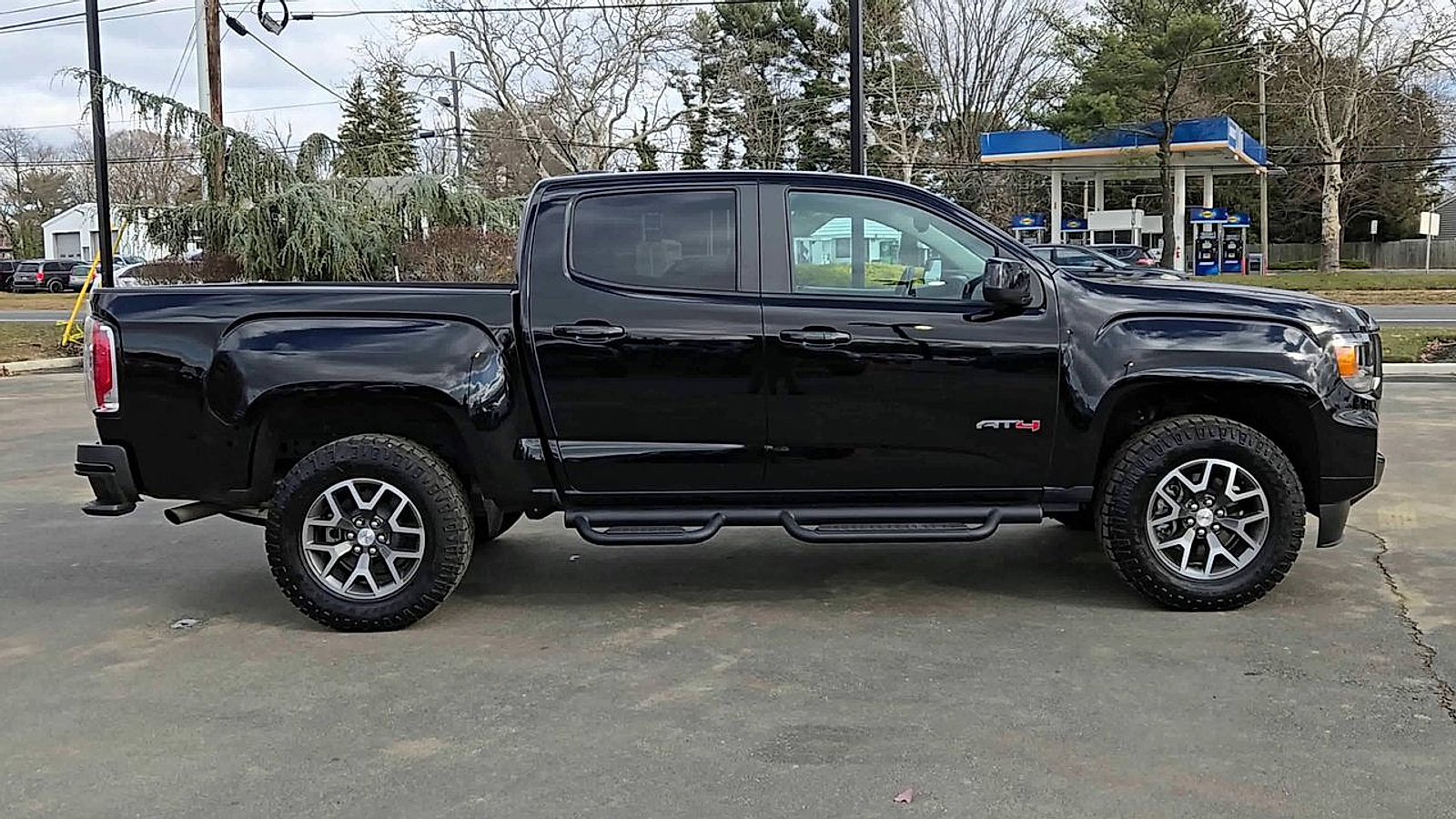 Certified 2022 GMC Canyon AT4 w/ Trailering Package image 5
