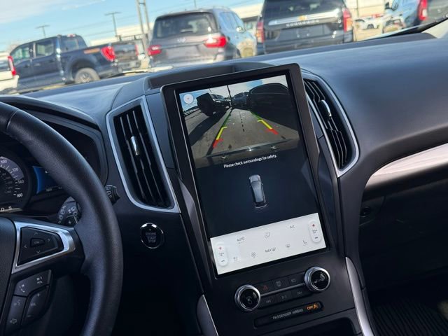 Used 2024 Ford Edge SEL w/ Convenience Package image 3