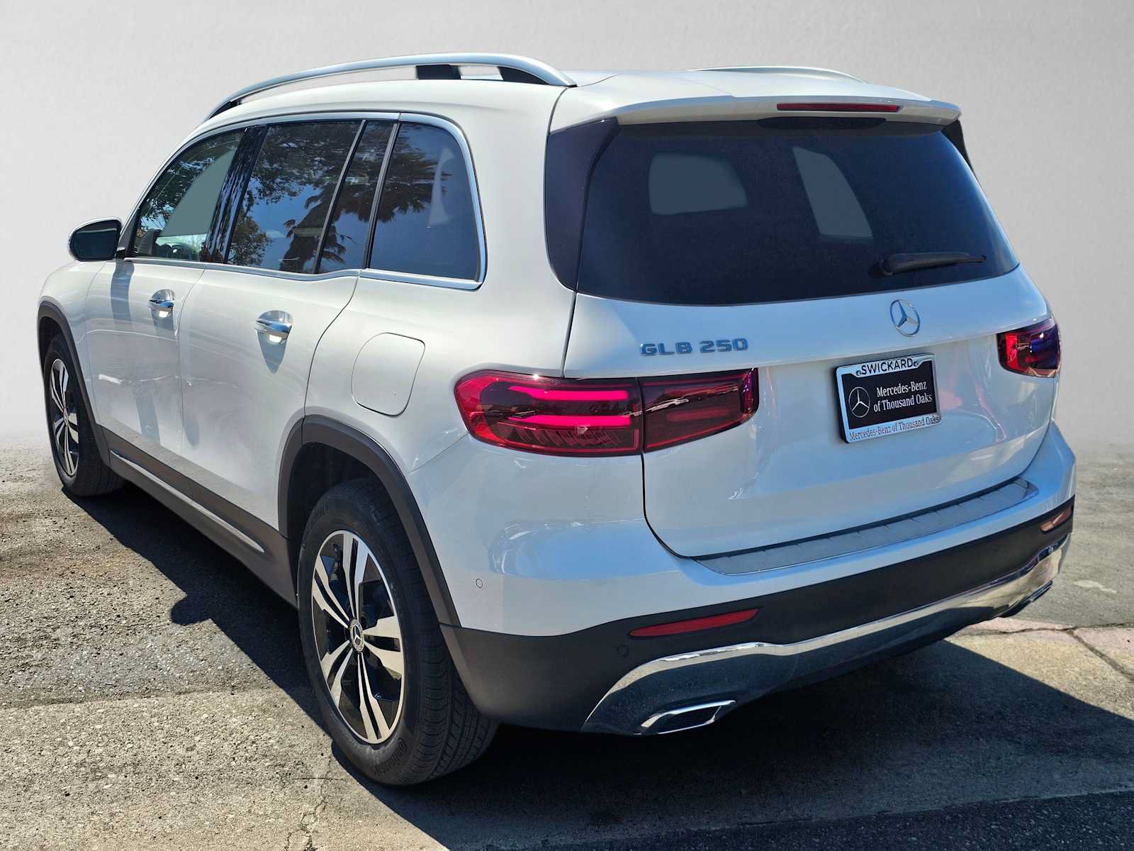 New 2026 Mercedes-Benz GLB 250 image 5