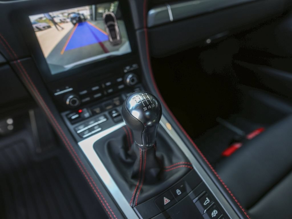Certified 2025 Porsche 718 Cayman S RWD image 29