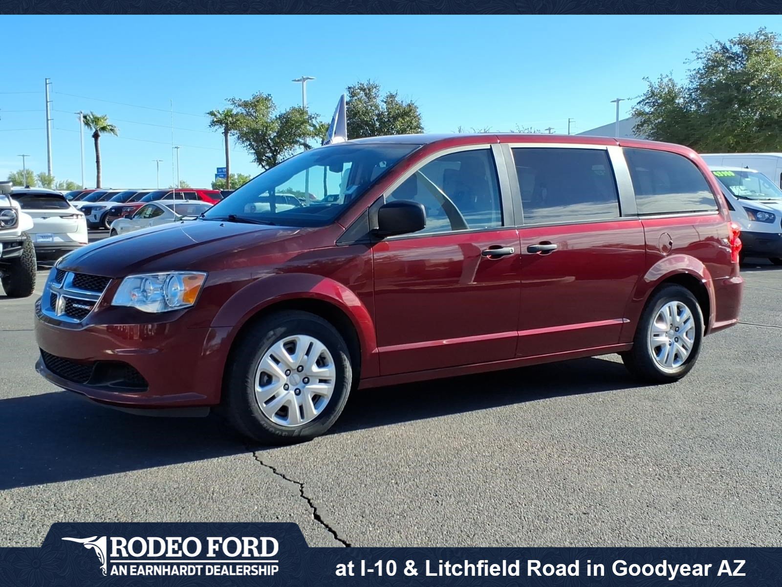 Used 2019 Dodge Grand Caravan SE w/ UConnect Hands-Free Group