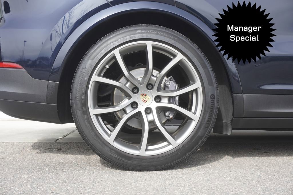 Used 2022 Porsche Cayenne Coupe image 34