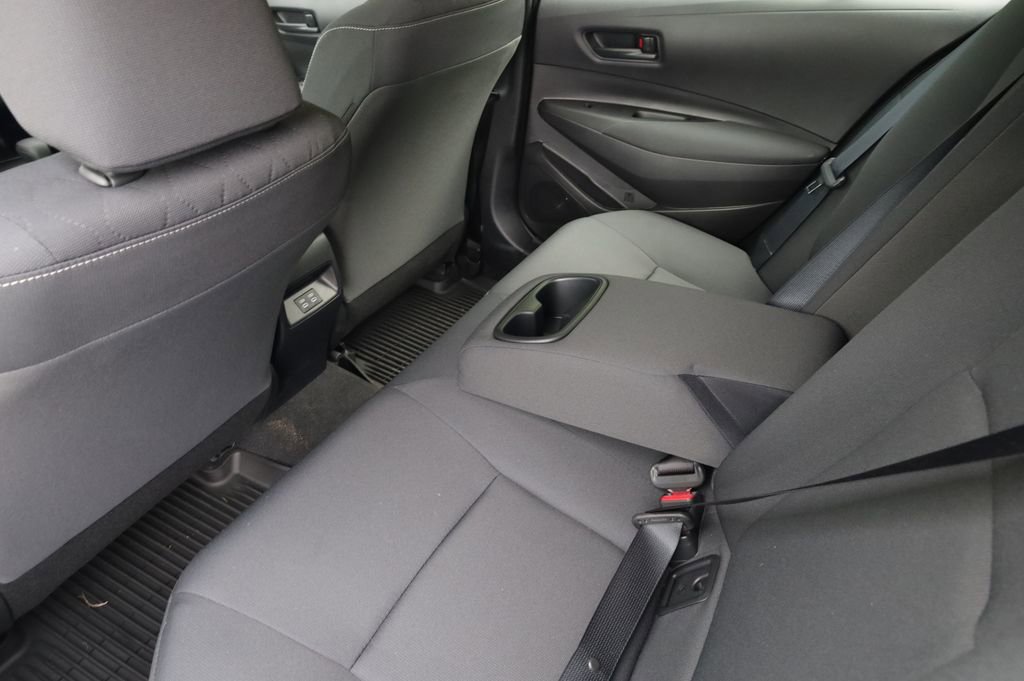 Used 2025 Toyota Corolla LE image 12