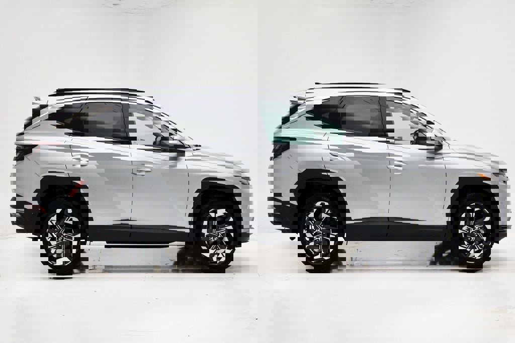 Used 2023 Hyundai Tucson Limited image 3