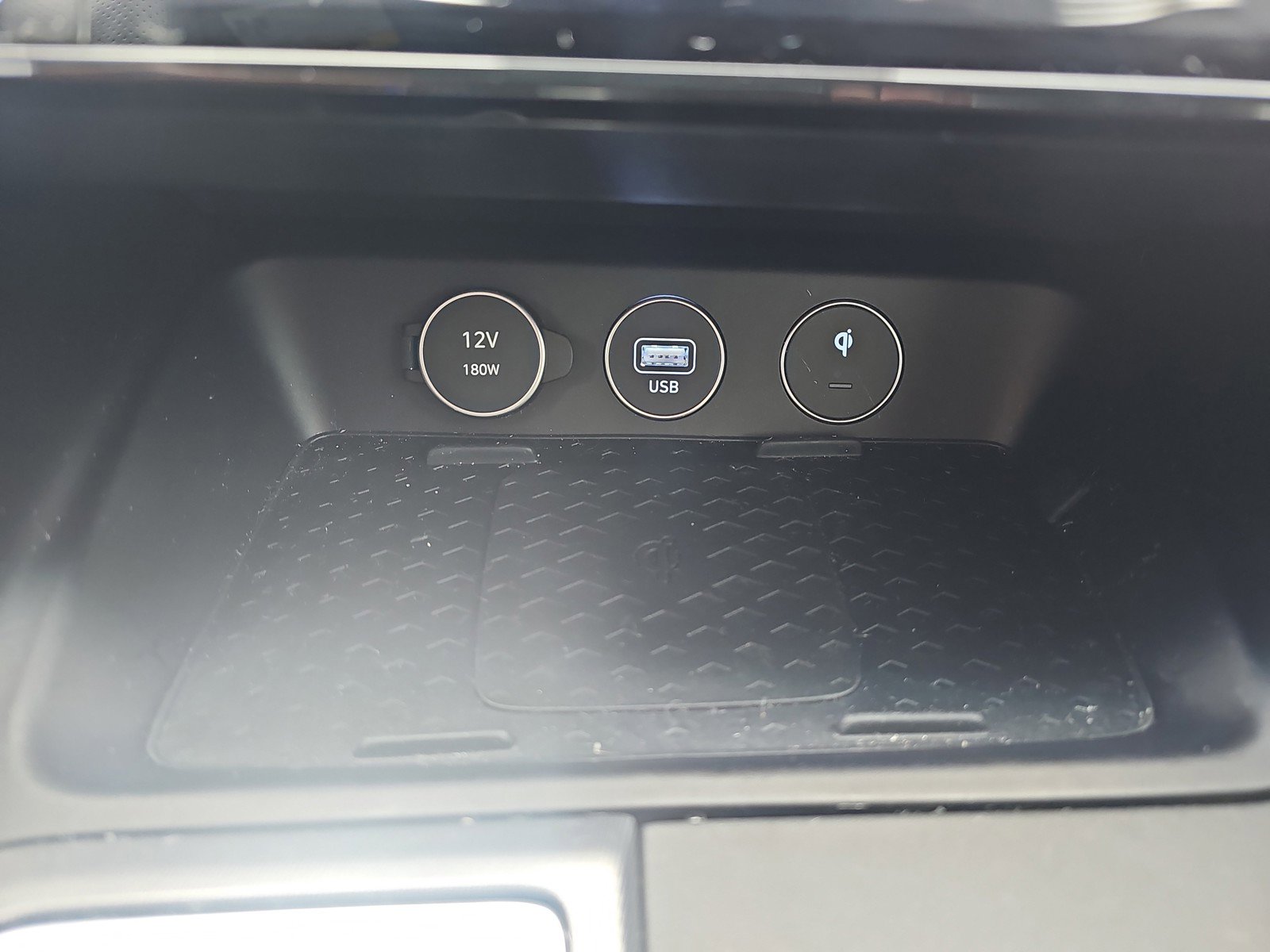 Used 2025 Genesis G70 2.5T w/ Sport Prestige Package image 28